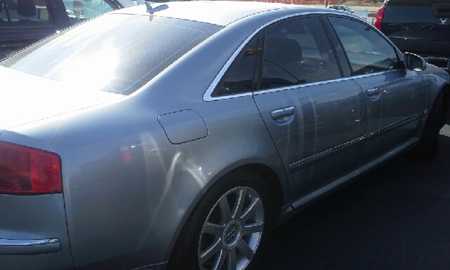 Audi A8 2005 photo 2