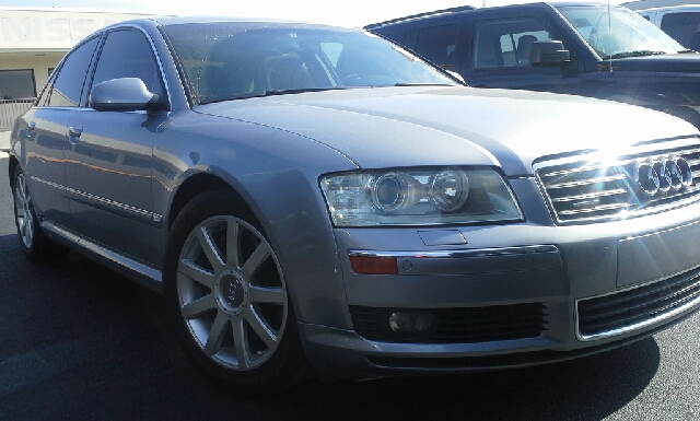 Audi A8 2005 photo 4