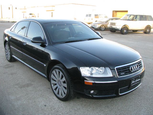 Audi A8 2005 photo 2