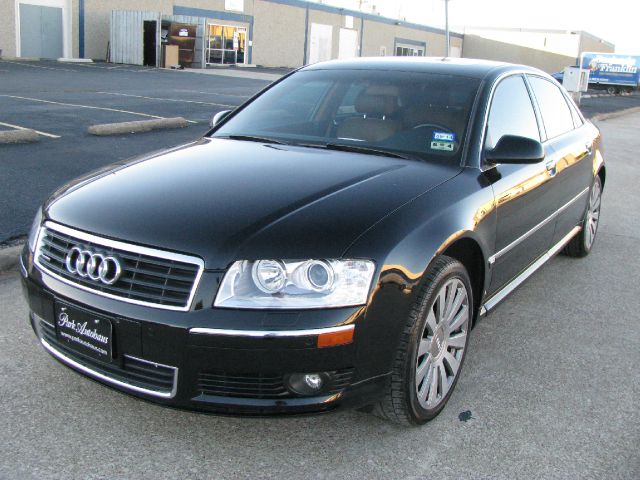 Audi A8 2005 photo 4