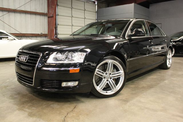 Audi A8 2008 photo 2