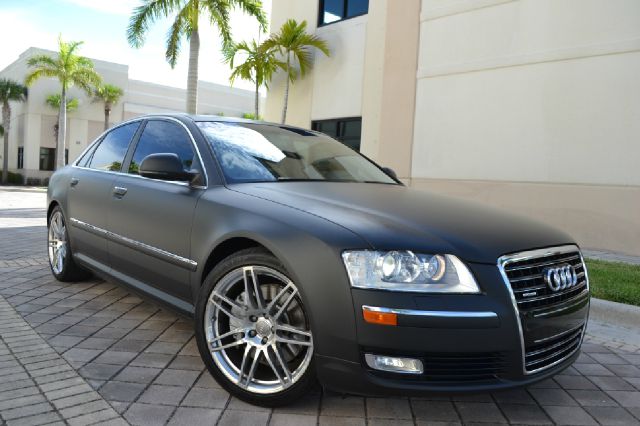 Audi A8 2009 photo 2