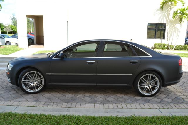 Audi A8 2009 photo 4