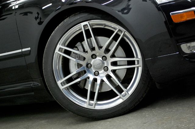 Audi A8 2009 photo 16