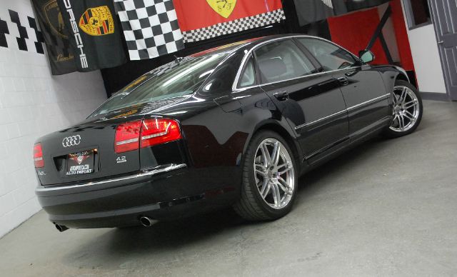 Audi A8 2009 photo 20