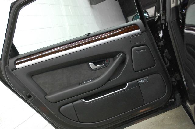 Audi A8 2009 photo 29
