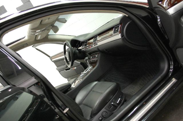 Audi A8 2009 photo 5