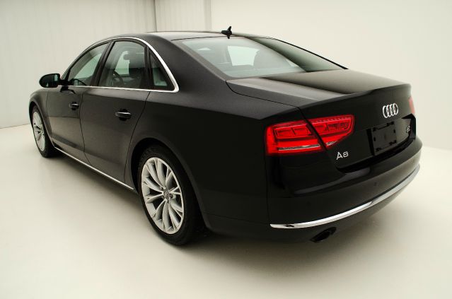 Audi A8 2011 photo 0