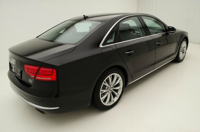 Audi A8 2011 photo 11