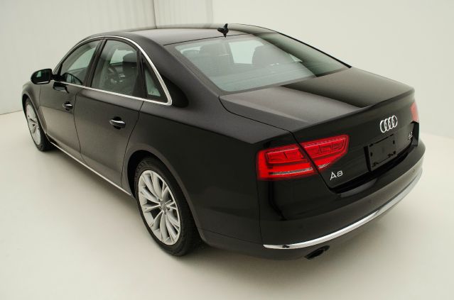 Audi A8 2011 photo 15