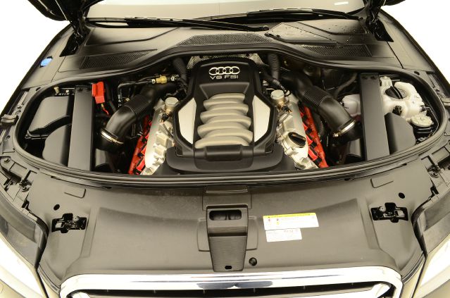 Audi A8 2011 photo 18