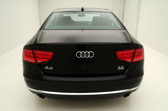 Audi A8 2011 photo 33