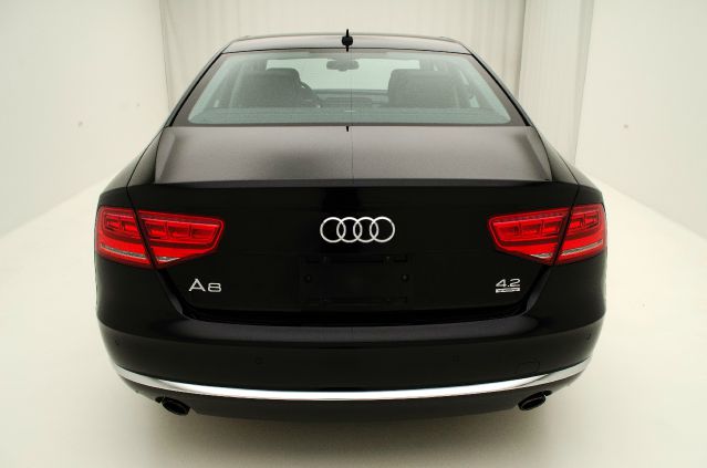 Audi A8 2011 photo 33