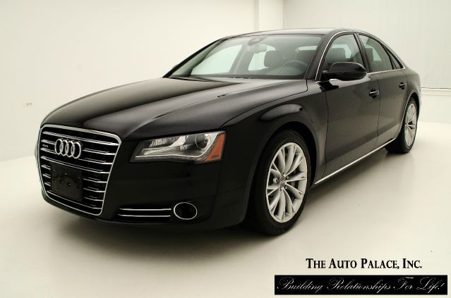 Audi A8 2011 photo 6