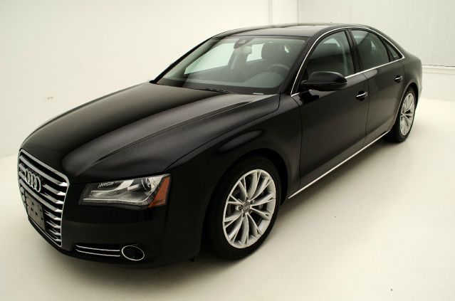Audi A8 2011 photo 8