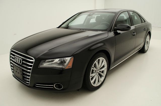 Audi A8 2011 photo 9