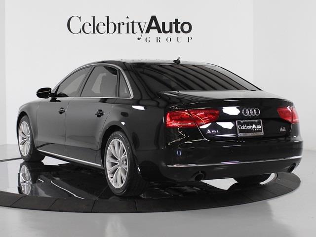 Audi A8 2012 photo 1