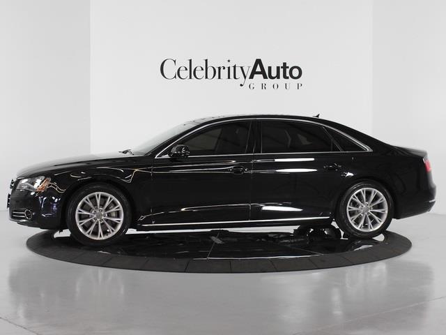 Audi A8 2012 photo 2