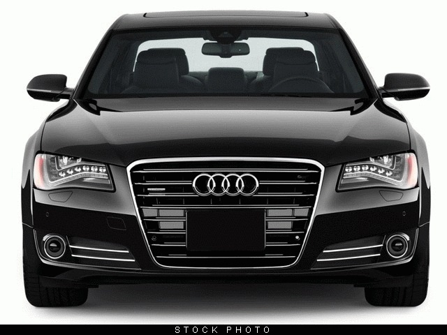 Audi A8 2013 photo 2