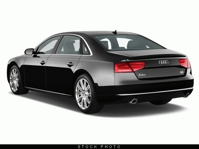 Audi A8 2013 photo 4
