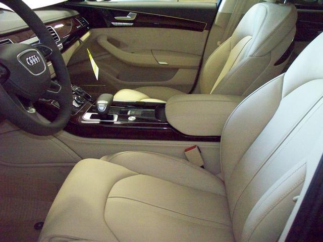Audi A8 2014 photo 1