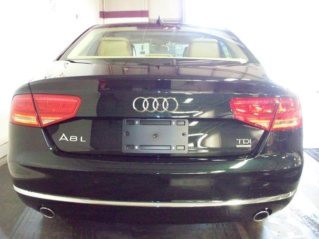 Audi A8 2014 photo 10