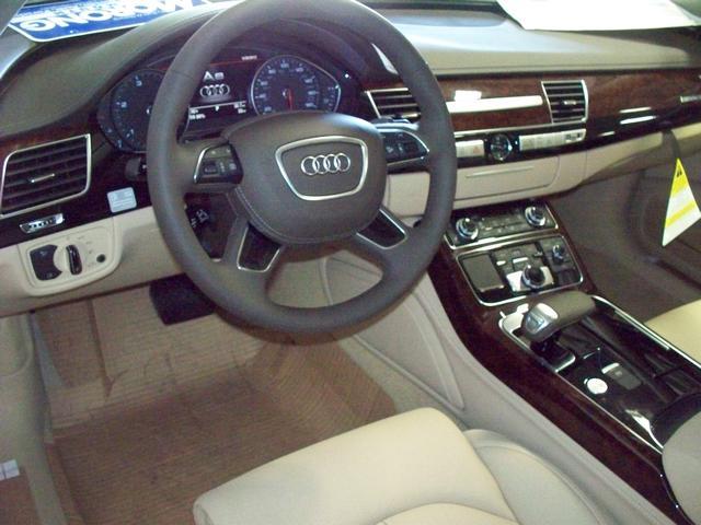 Audi A8 2014 photo 3