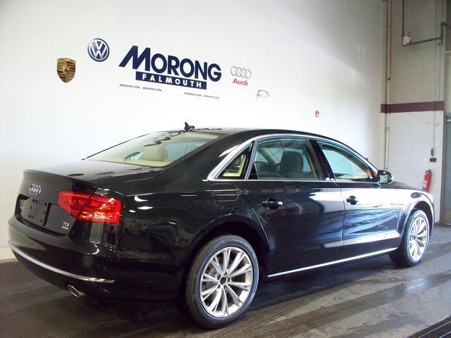 Audi A8 2014 photo 4