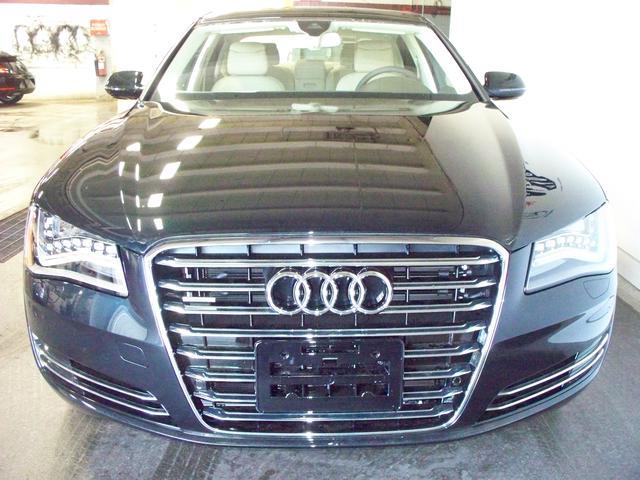 Audi A8 2014 photo 7