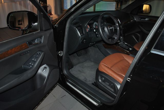 Audi Q5 2010 photo 2