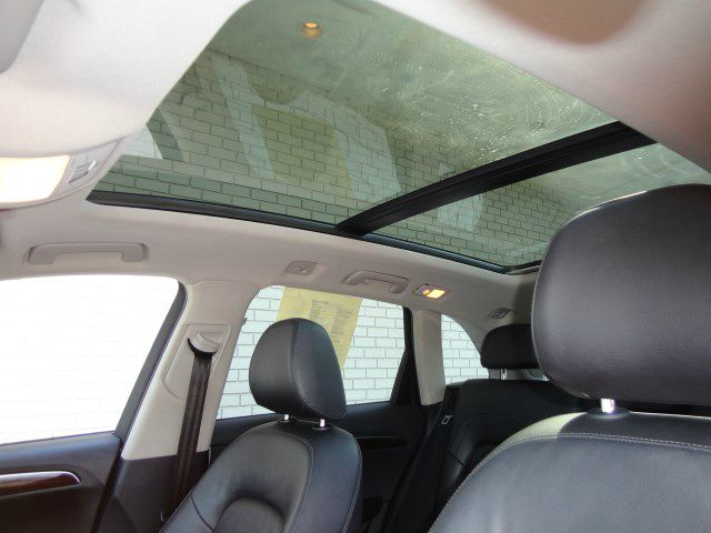 Audi Q5 2011 photo 8