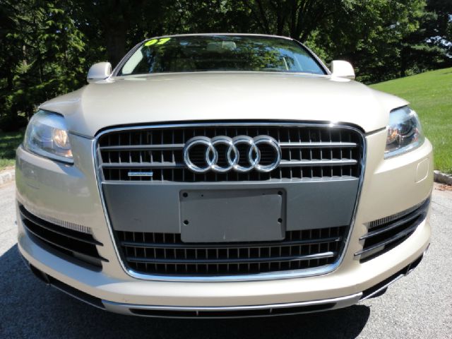 Audi Q7 2007 photo 4