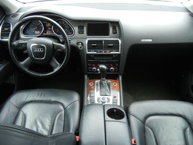 Audi Q7 2007 photo 33