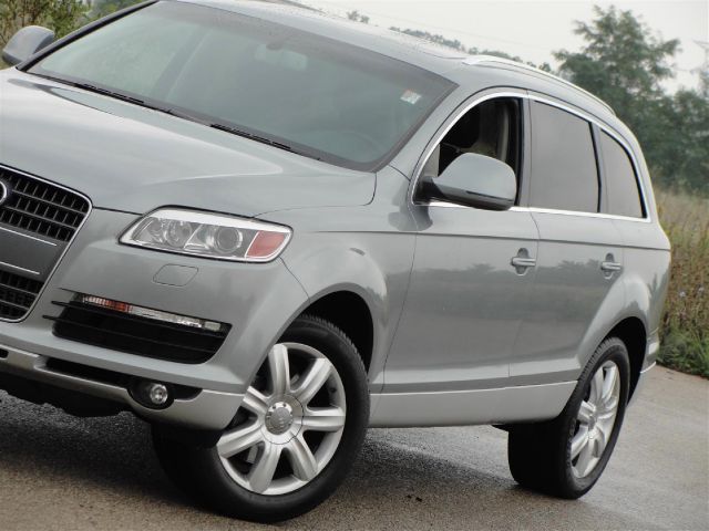 Audi Q7 2007 photo 2