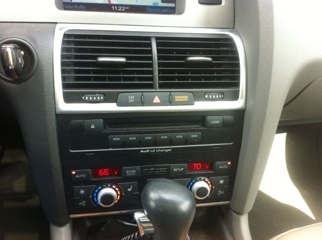 Audi Q7 2008 photo 2