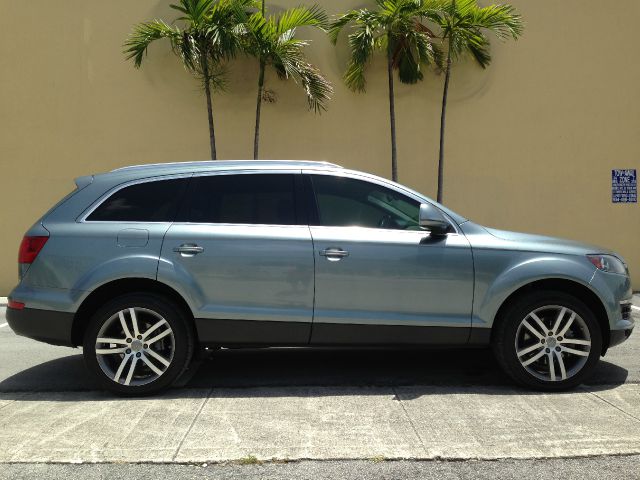 Audi Q7 2008 photo 1
