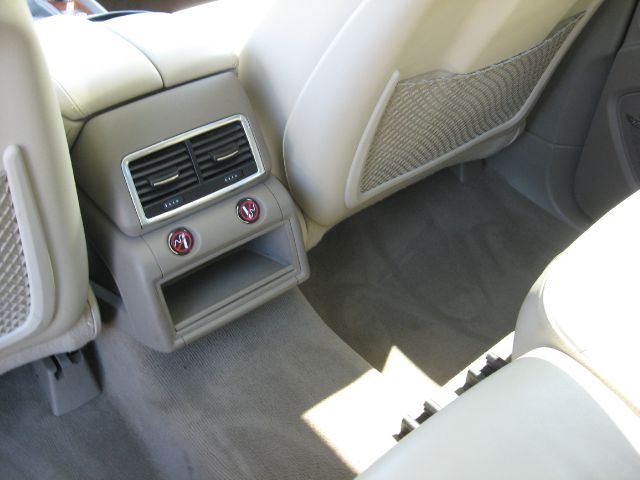 Audi Q7 2008 photo 12