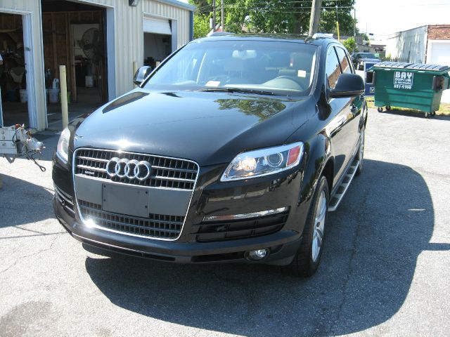 Audi Q7 2008 photo 4