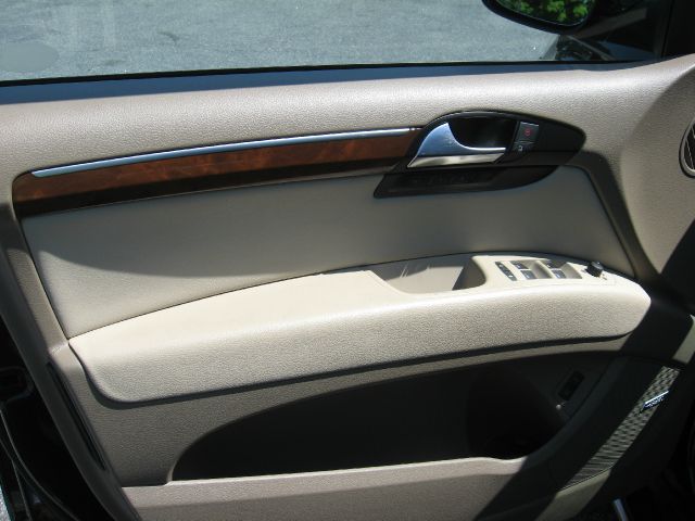 Audi Q7 2008 photo 7