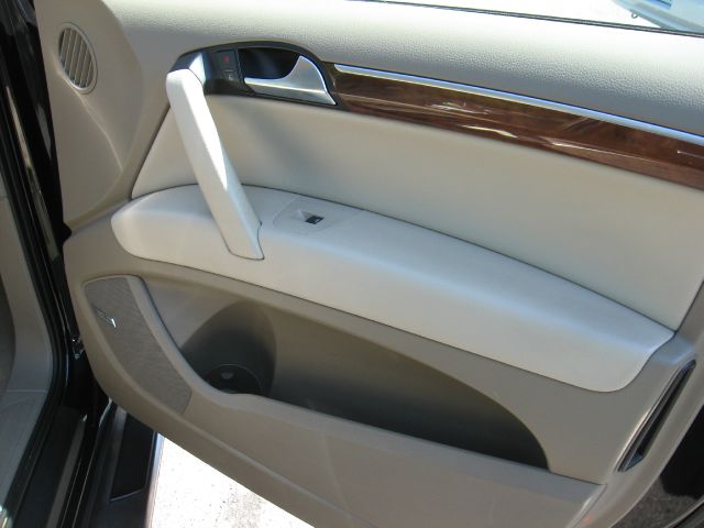 Audi Q7 2008 photo 8