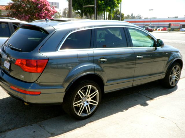 Audi Q7 2008 photo 1