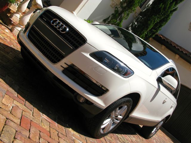 Audi Q7 2009 photo 0