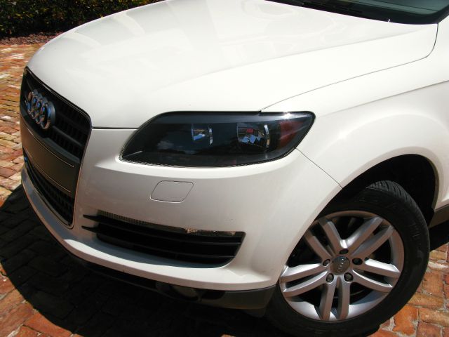 Audi Q7 2009 photo 2