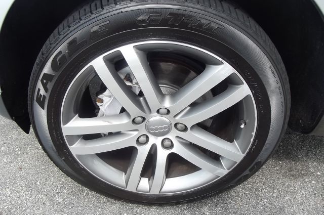 Audi Q7 2009 photo 1