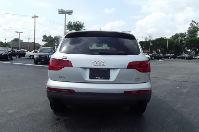 Audi Q7 2009 photo 3