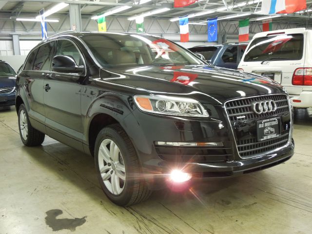Audi Q7 2009 photo 2