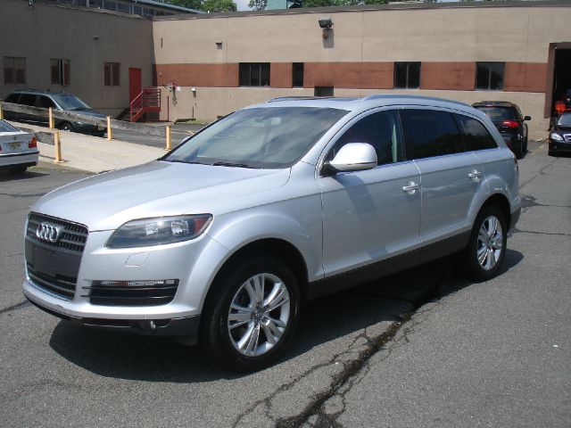 Audi Q7 Xeking Cab SUV