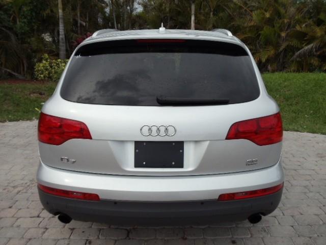 Audi Q7 2009 photo 4