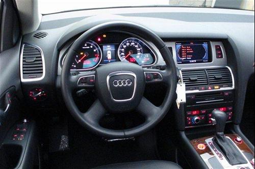 Audi Q7 2010 photo 1