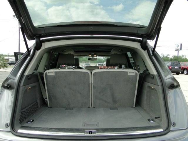 Audi Q7 2011 photo 12